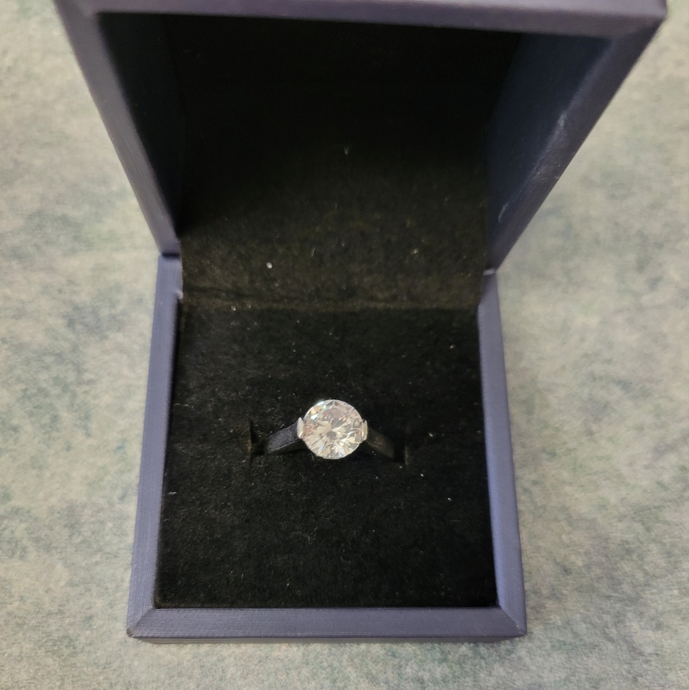 2 CT Moissanite Stainless Steel Ring Size 8